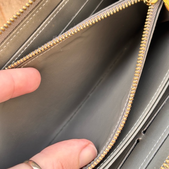 Louis Vuitton LV Gold Shimmer Vernis Long Zippt Wallet W/ Dustbag - Picture 15 of 16